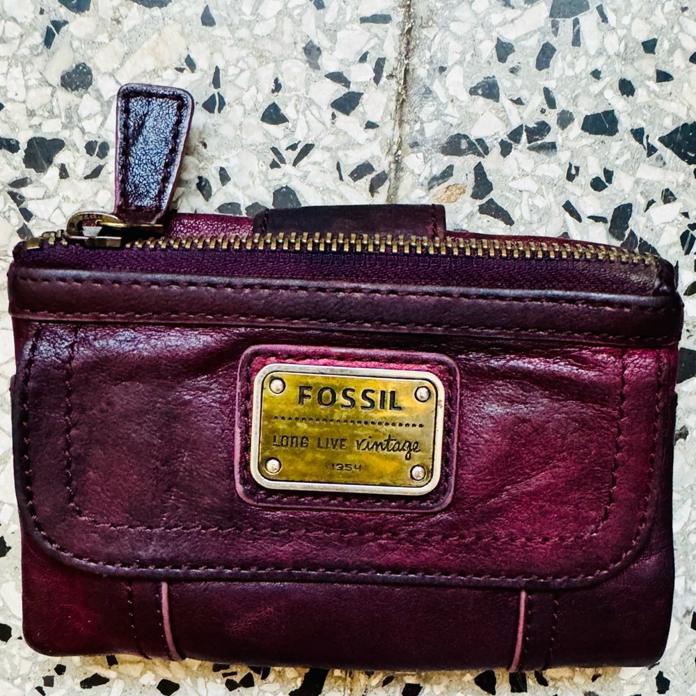 FOSSIL Leather Long Live Vintage Wallet Purple Berry 4 x 5.5”